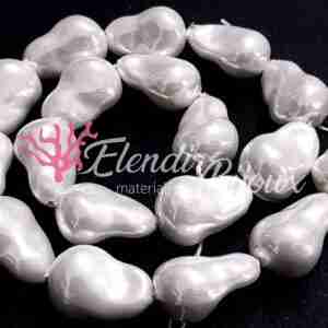 filo perle di fiume goccia 15x20
