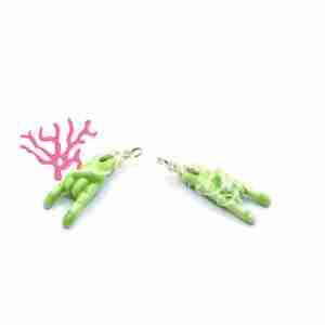 Ciondoli Mano Corna Verde in Ceramica 10x23 mm con Portaciondolo Zircone #553