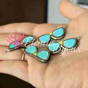 Ciondolo Occhiali in Resina Azzurri13x34 mm #529